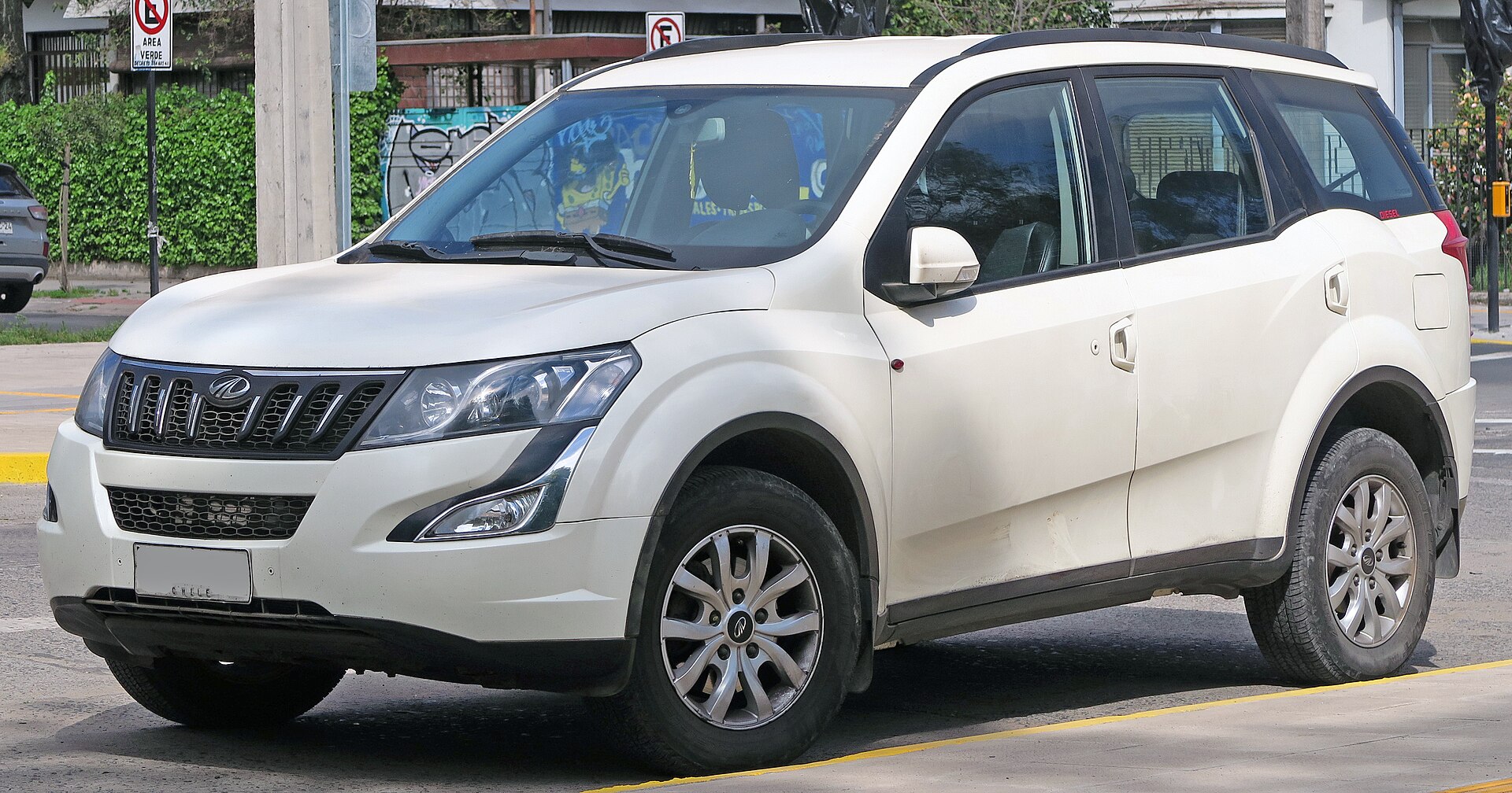 Mahindra XUV500 rental service